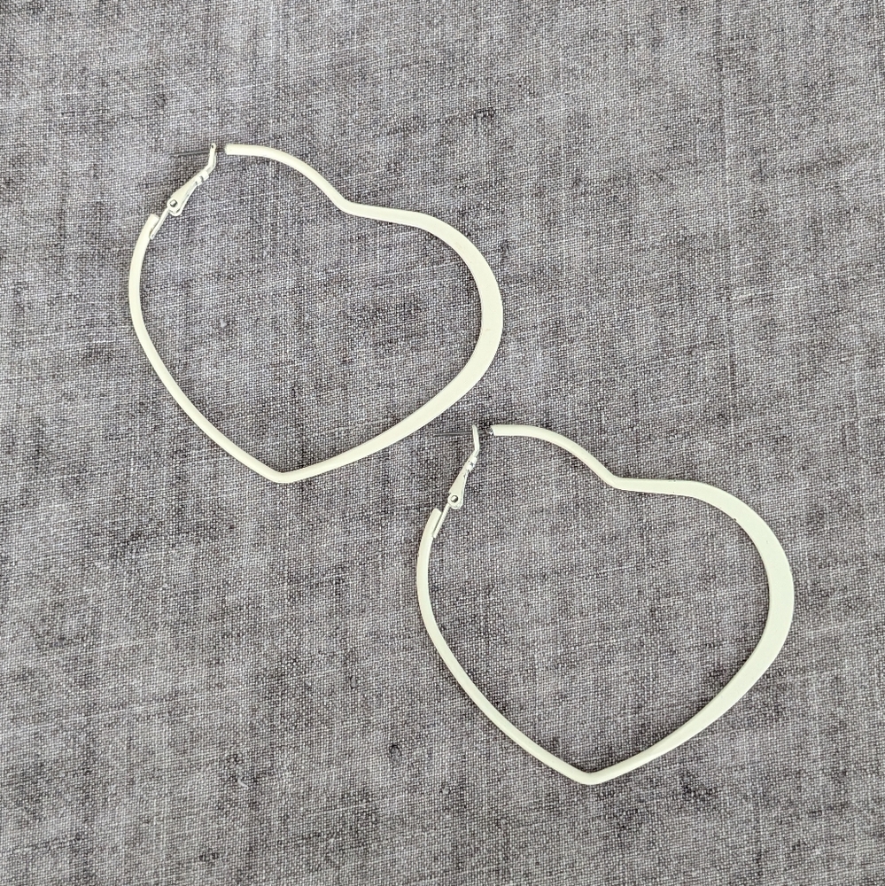 Heart Shaped Earrings Cream